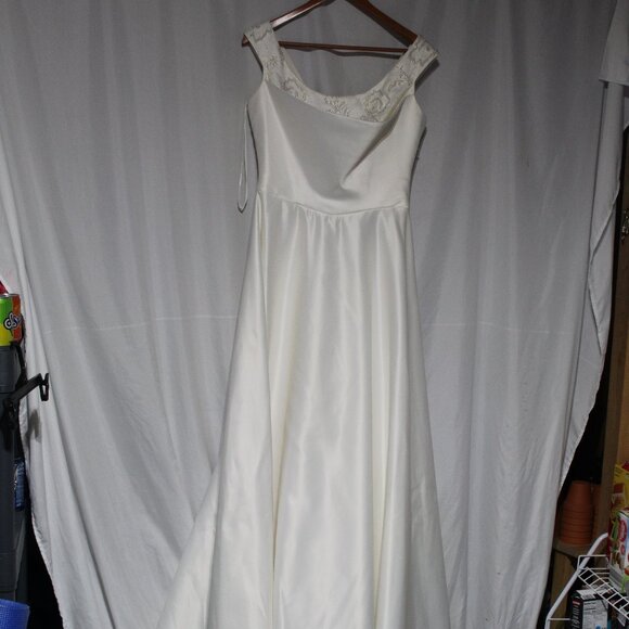 Avica Bridal Collection Dresses & Skirts - NWT Avica Bridal Collection Ivory Cowl Neck Wedding Dress